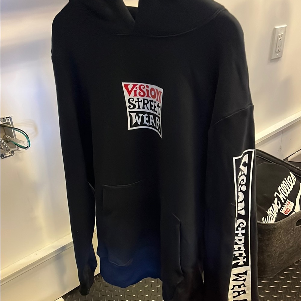 Vision Street Wear Black Hoodie Size L NWT